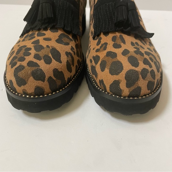 VANELI Zoelie Leopard Tasseled Loafers
Size 6.5 - Picture 10 of 16